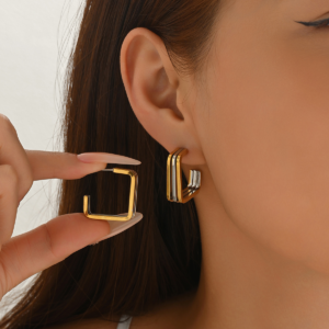 Gold-Plated Stainless Steel Star (Pentagram) Earrings – Simple Style